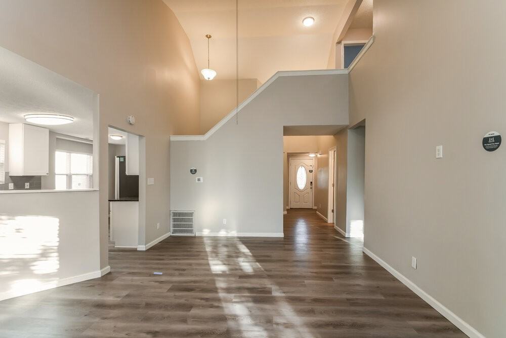 7548 Sycamore Grove Ct - Photo 7 of 20