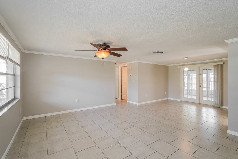 7211 Moravian Dr - Photo 3 of 16