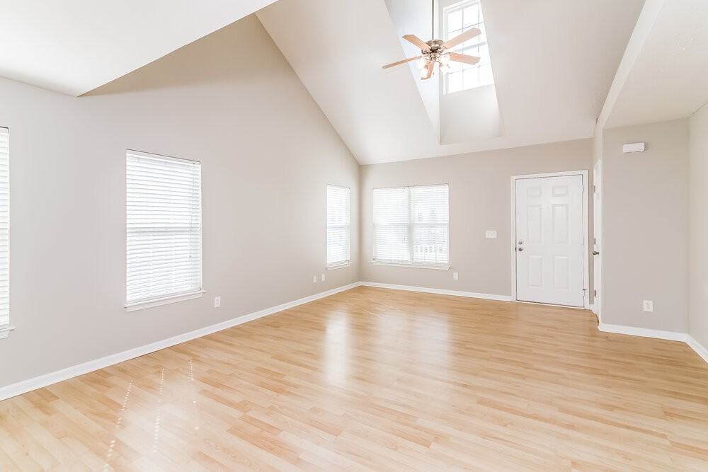 1202 Elisha Ct - Photo 2 of 13