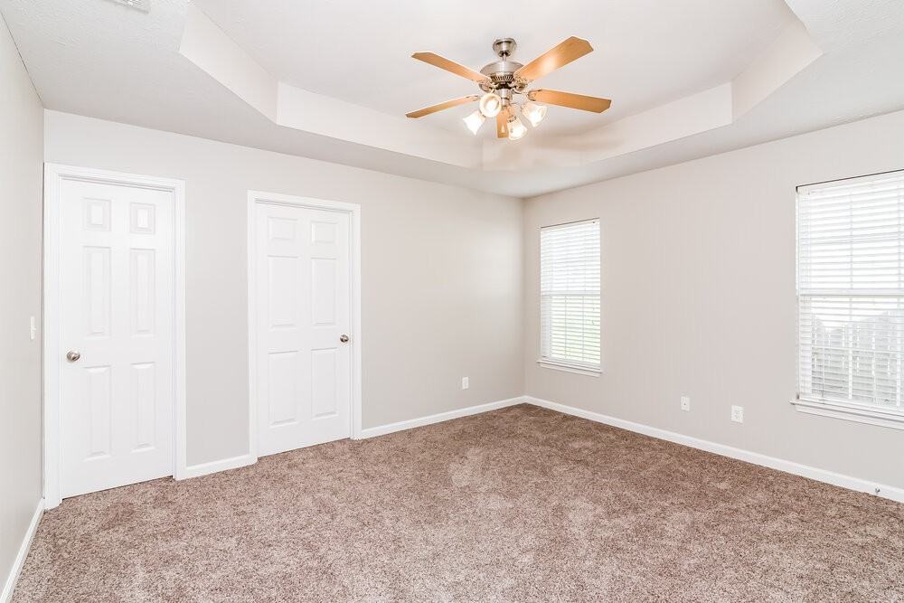 1202 Elisha Ct - Photo 6 of 13