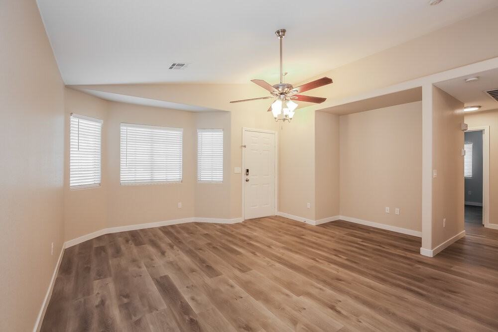4929 Whispering Spring Ave - Photo 4 of 19