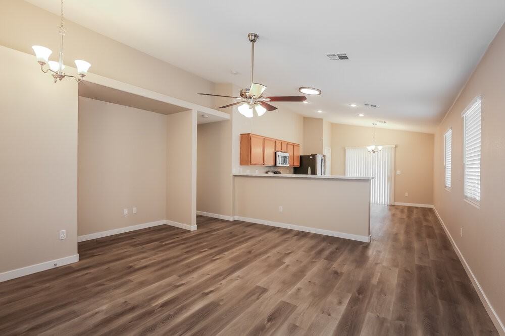 4929 Whispering Spring Ave - Photo 5 of 19