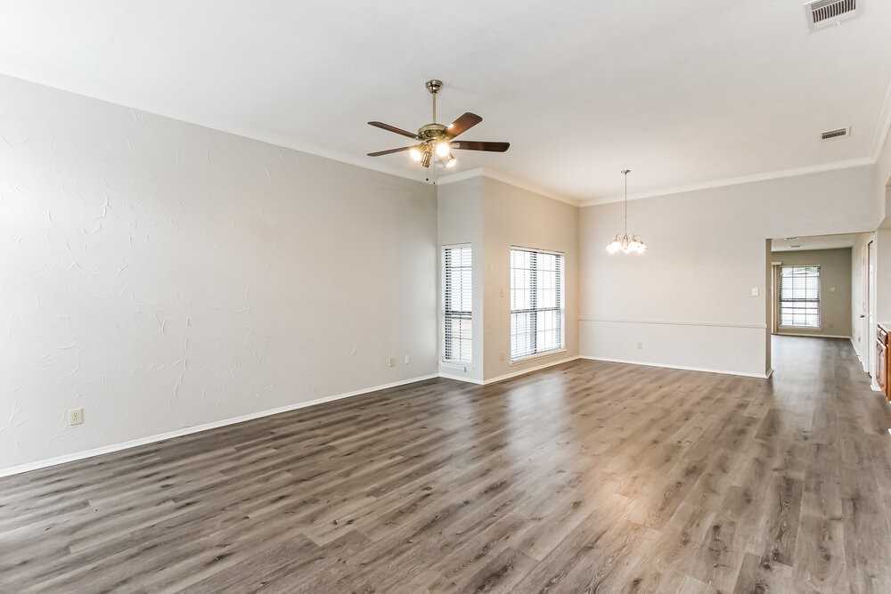 1435 Colborne Dr - Photo 4 of 16