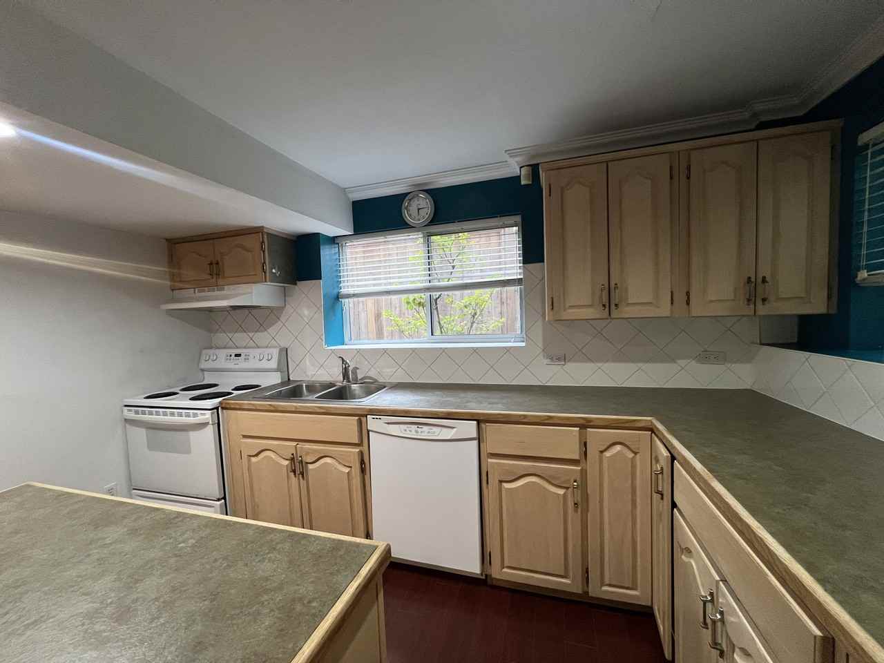 Salal Crescent & Woodsia Pl #bsmt - Photo 5 of 31