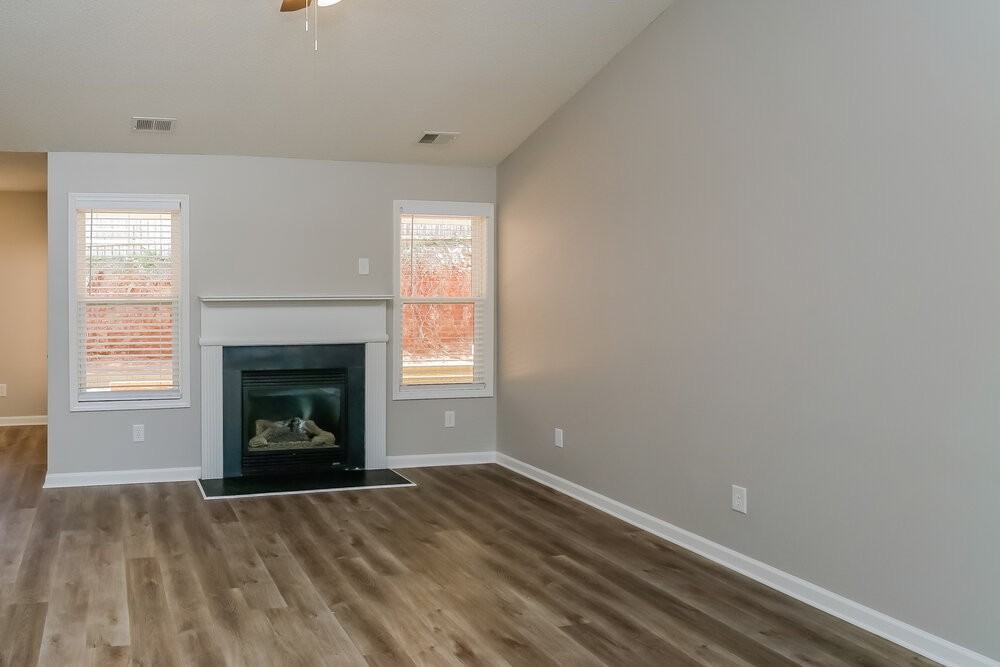 225 Comet Ct - Photo 4 of 16
