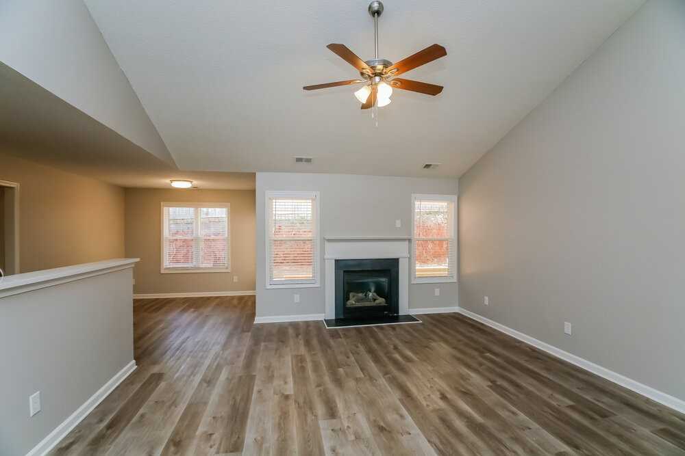 225 Comet Ct - Photo 5 of 16