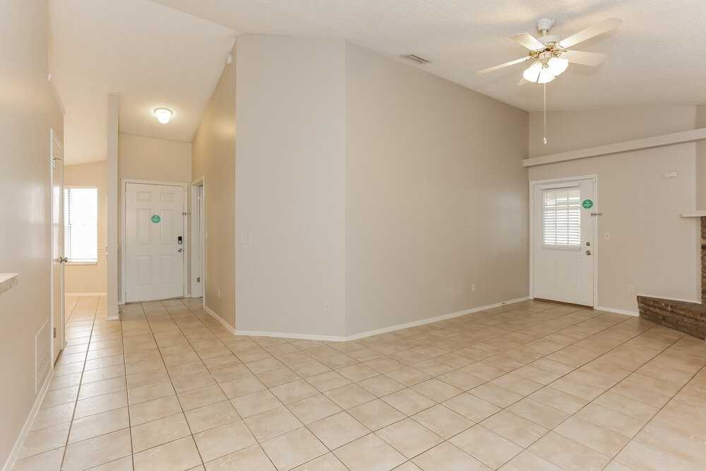 8327 Argyle Corners Ct - Photo 4 of 16