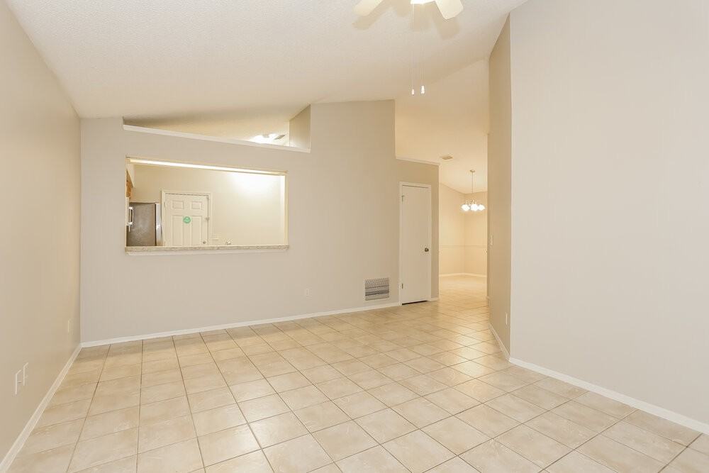 8327 Argyle Corners Ct - Photo 5 of 16