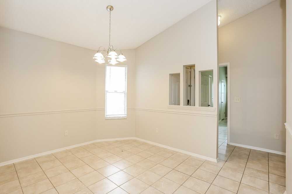 8327 Argyle Corners Ct - Photo 7 of 16