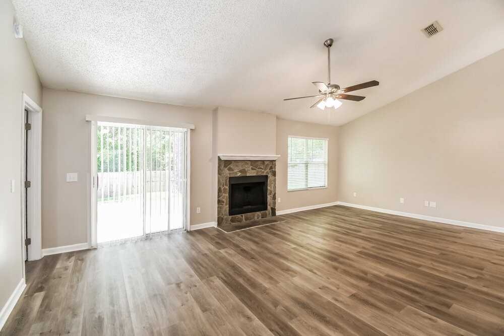 465 Oldfield Dr - Photo 5 of 16