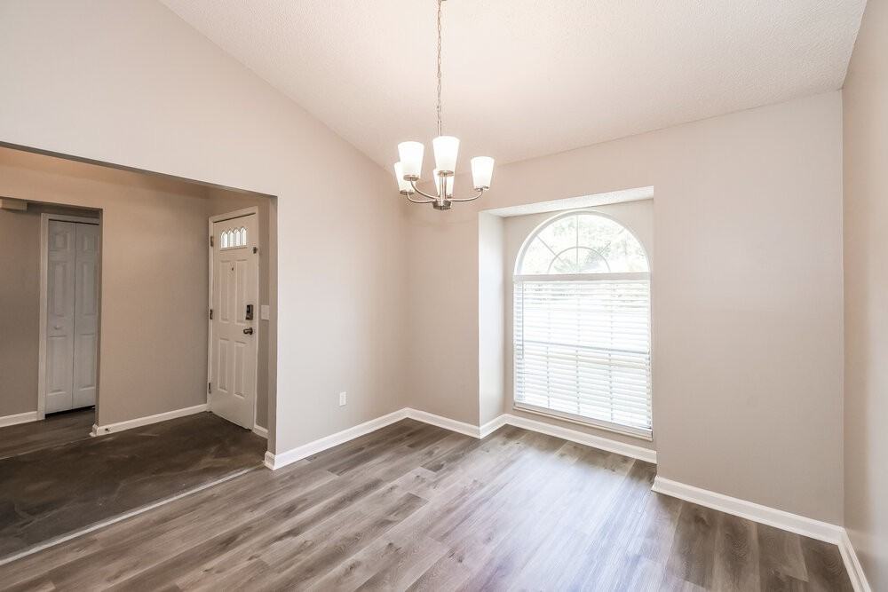 465 Oldfield Dr - Photo 6 of 16