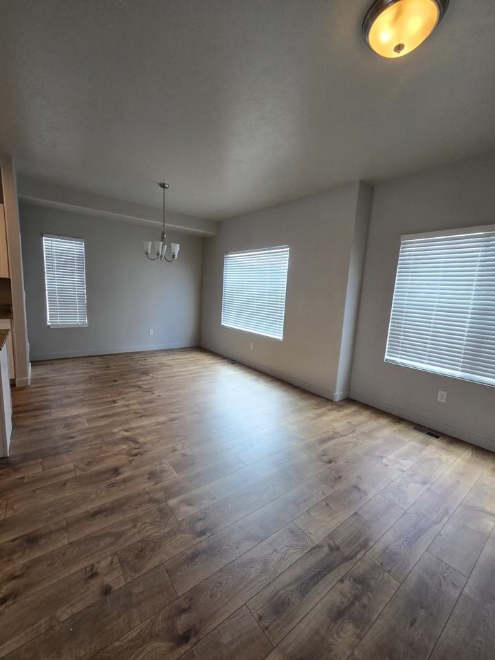 1788 W Sunspear Dr - Photo 3 of 8