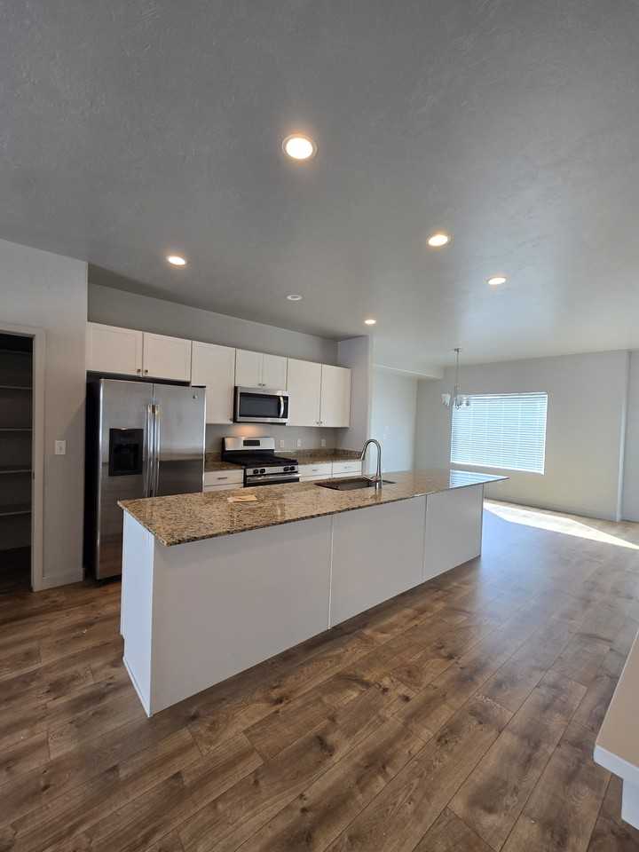 1788 W Sunspear Dr - Photo 7 of 8
