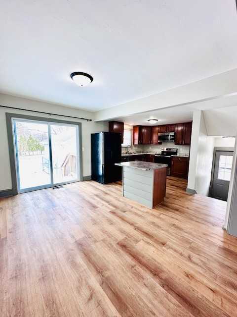 716 E Randall St #NA - Photo 4 of 16