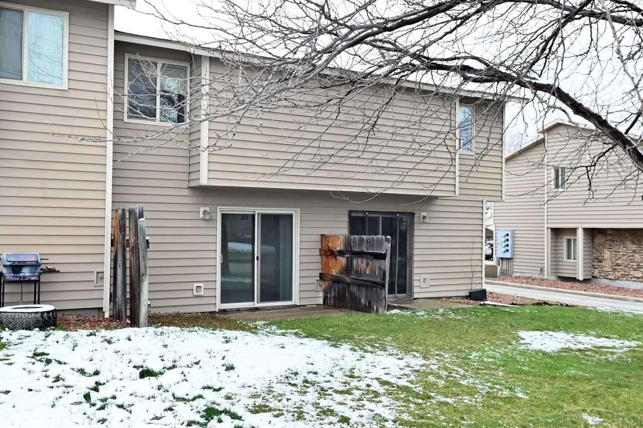 1987 Edwards Dr #B - Photo 5 of 28