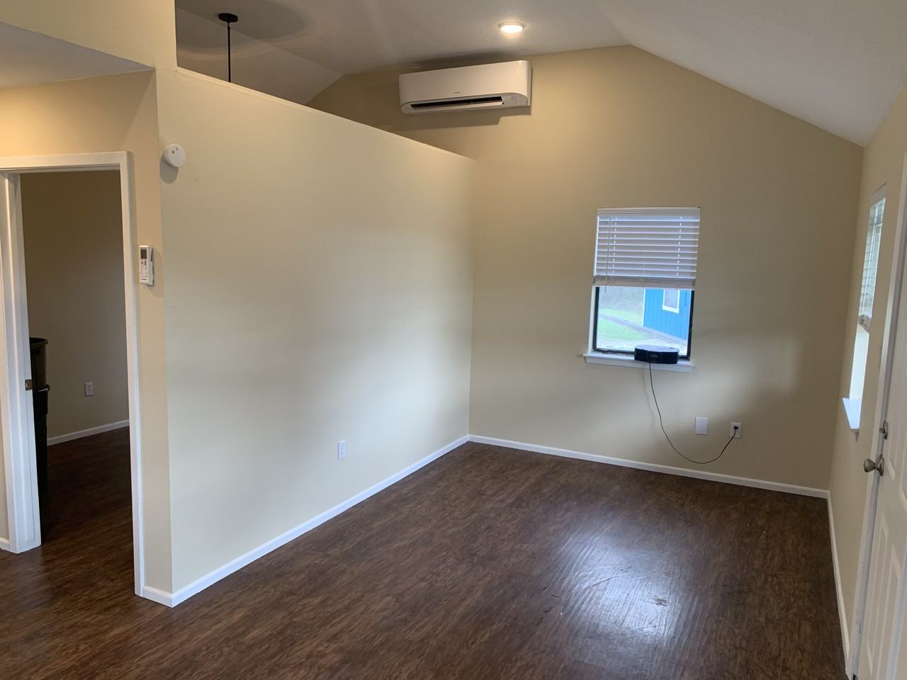 1010 Rockmoor #6 - Photo 3 of 5