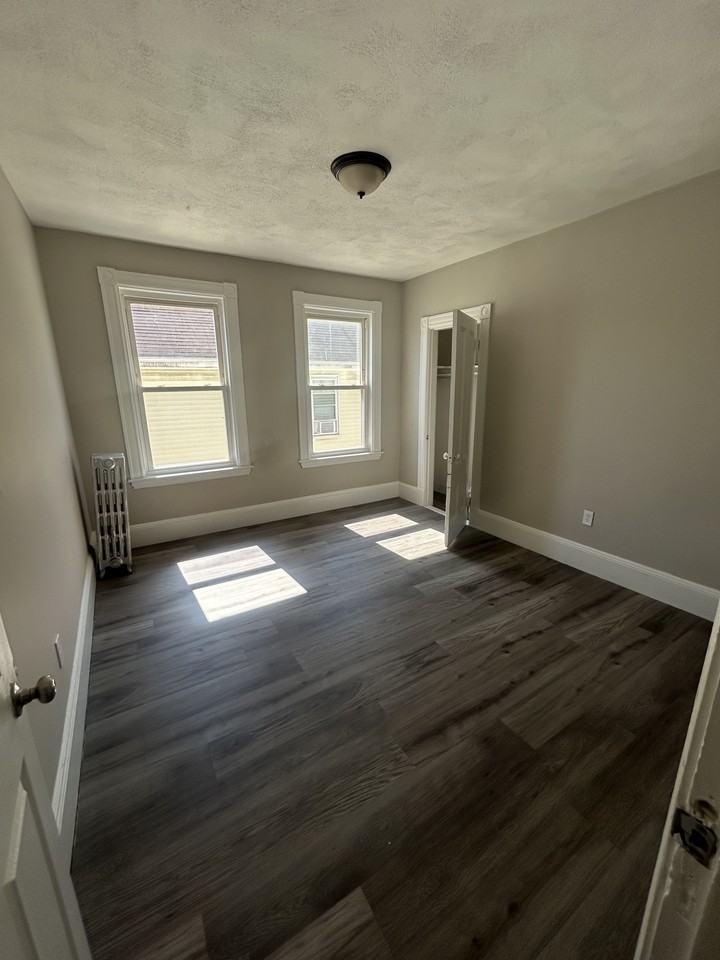 666 Metropolitan Ave #3 - Photo 5 of 10
