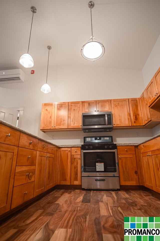 108 Putnam St - Photo 3 of 20