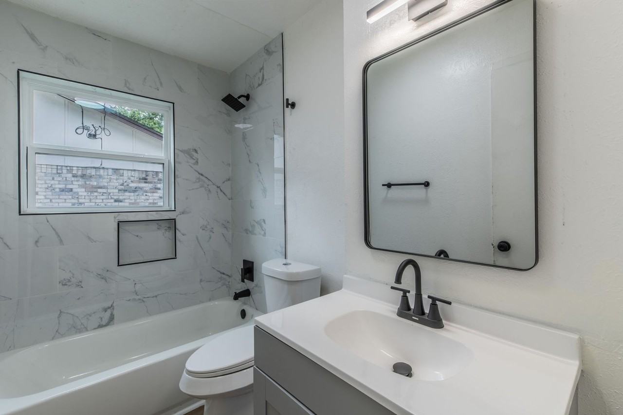 7514 Olusta Dr - Photo 4 of 17
