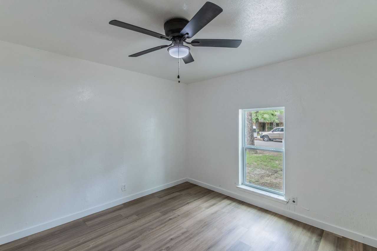7514 Olusta Dr - Photo 6 of 17