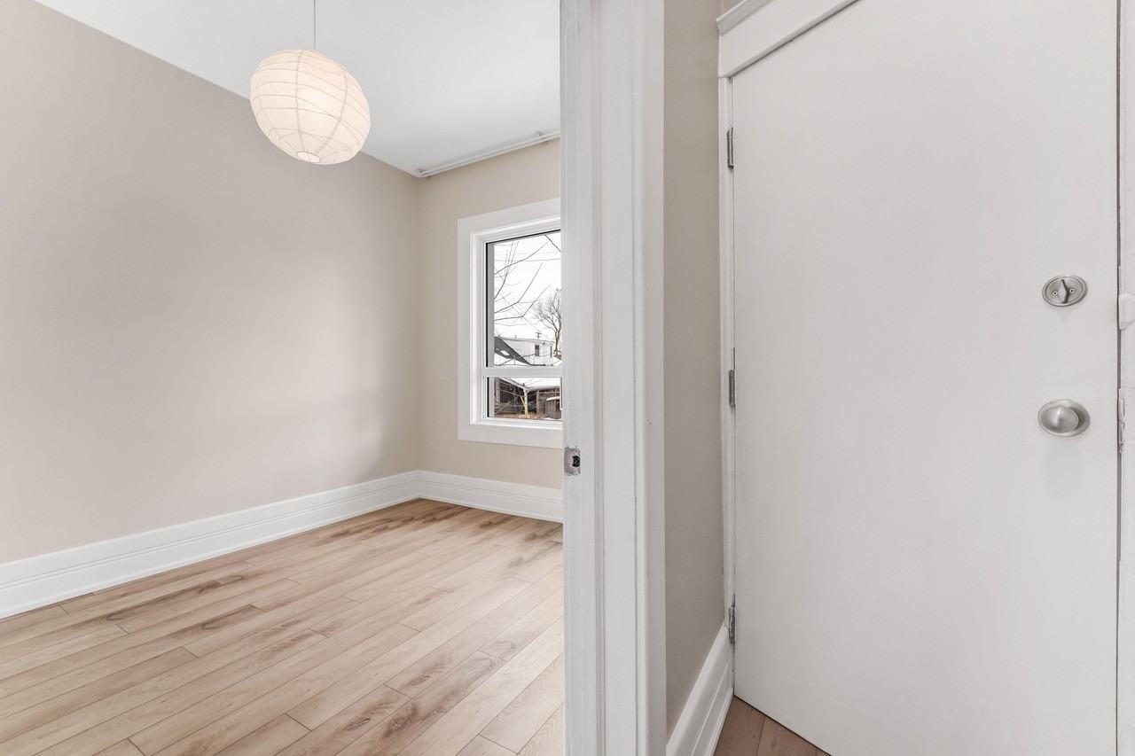 170 Ivy Crescent #2 - Photo 7 of 18