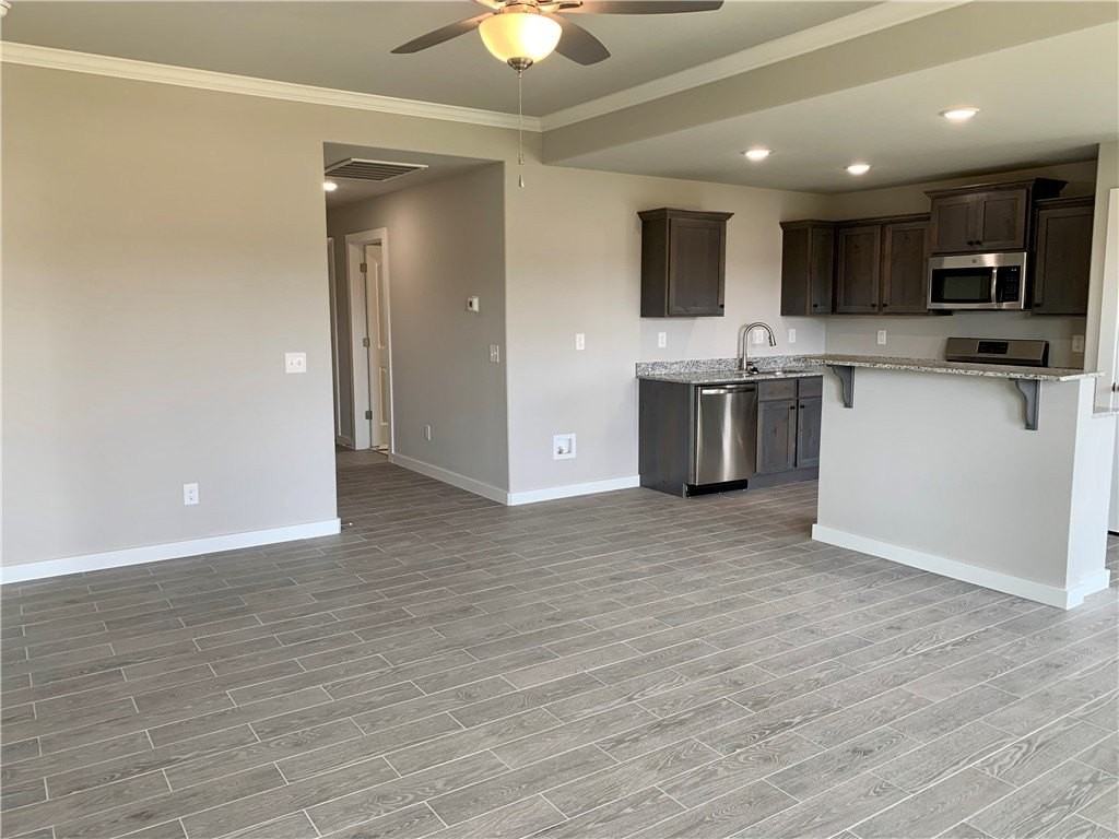 410 Rama St - Photo 6 of 21