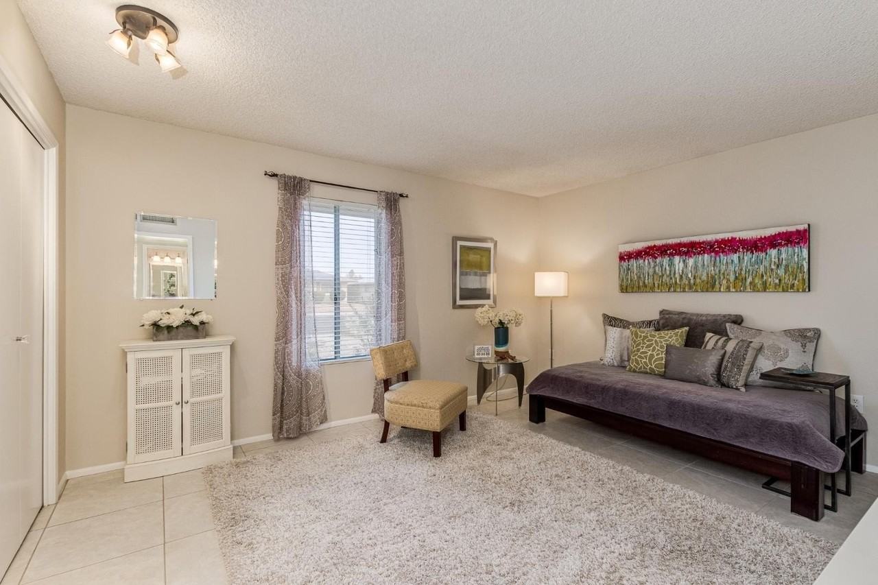 10441 W Burns Dr - Photo 4 of 22