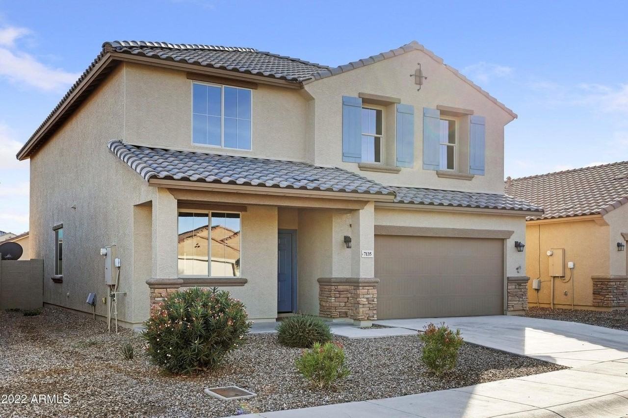 7135 W Rancho Dr - Photo 3 of 47