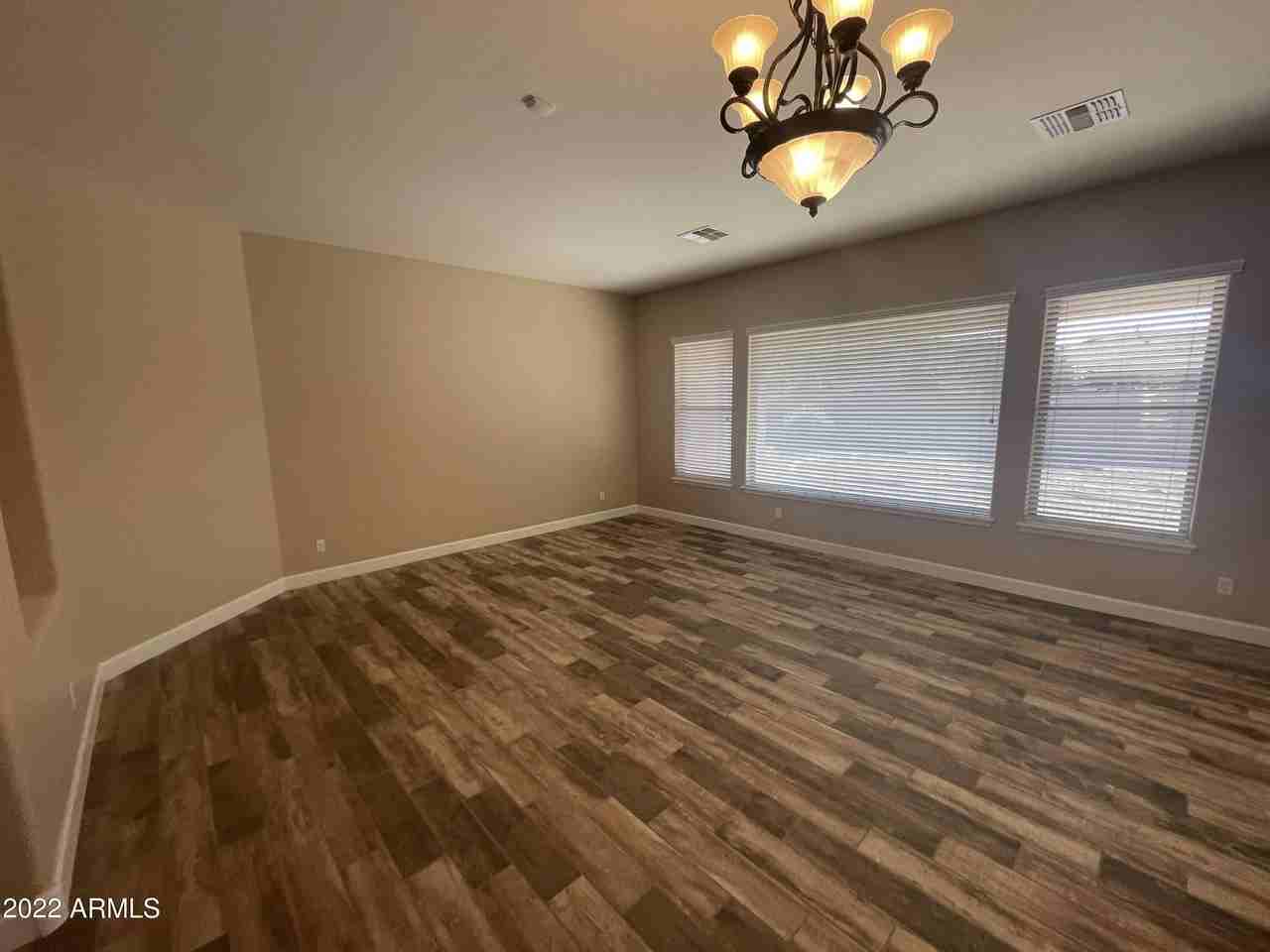 4263 E Maplewood Ct - Photo 4 of 21