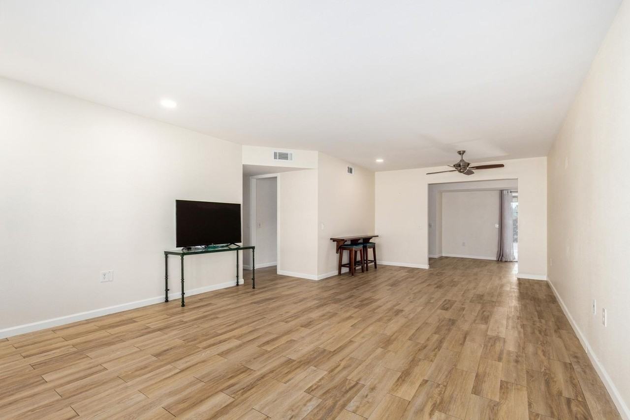 13023 W Beardsley Rd - Photo 2 of 39