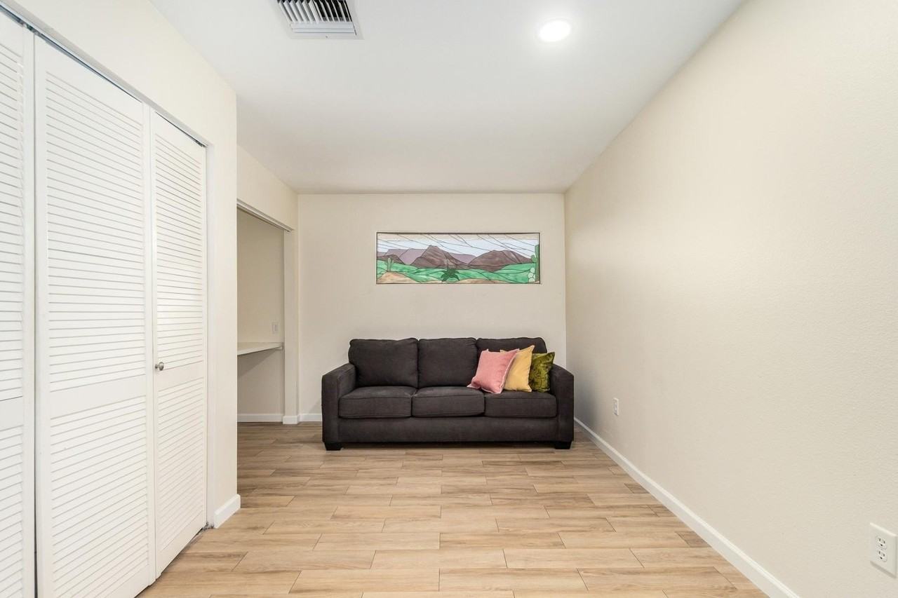 13023 W Beardsley Rd - Photo 6 of 39