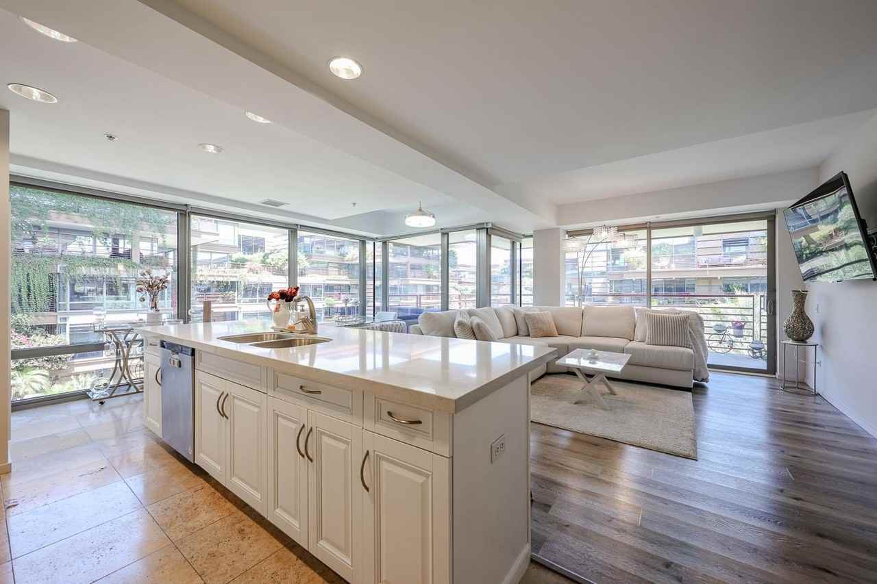 7137 E Rancho Vista Dr #5005