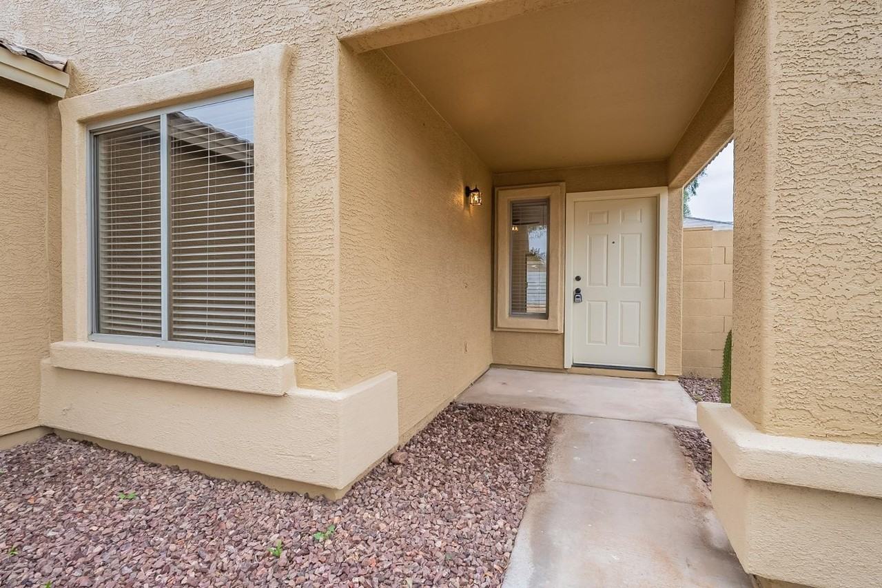 338 N 152nd Dr - Photo 5 of 38