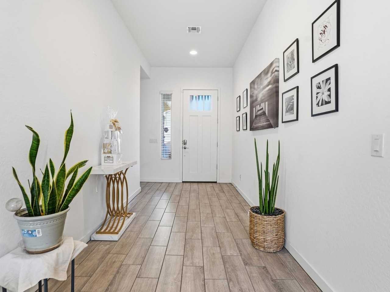 4221 W Carmen St - Photo 4 of 25