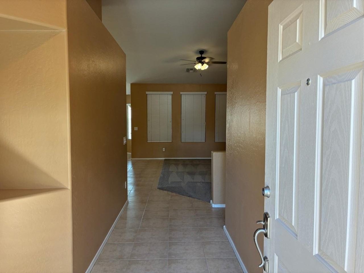 12053 N 141st Dr - Photo 4 of 39