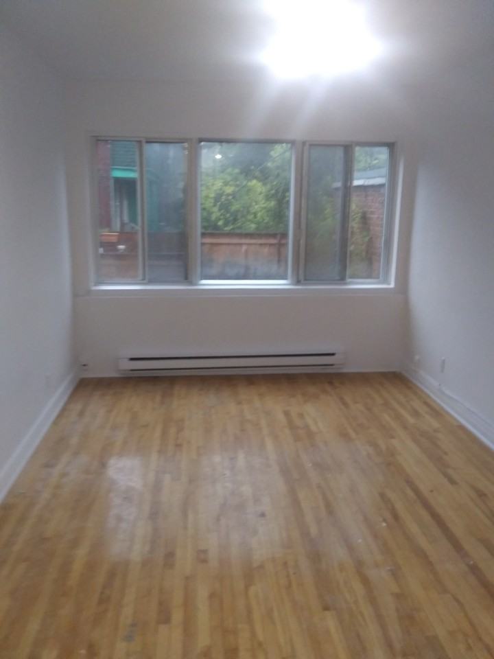 5841 Rue Sherbrooke Ouest #106 - Photo 2 of 7