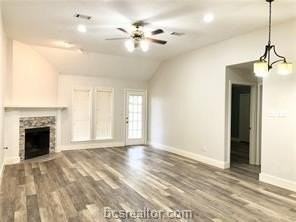 1304 Bayou Woods Dr - Photo 2 of 16