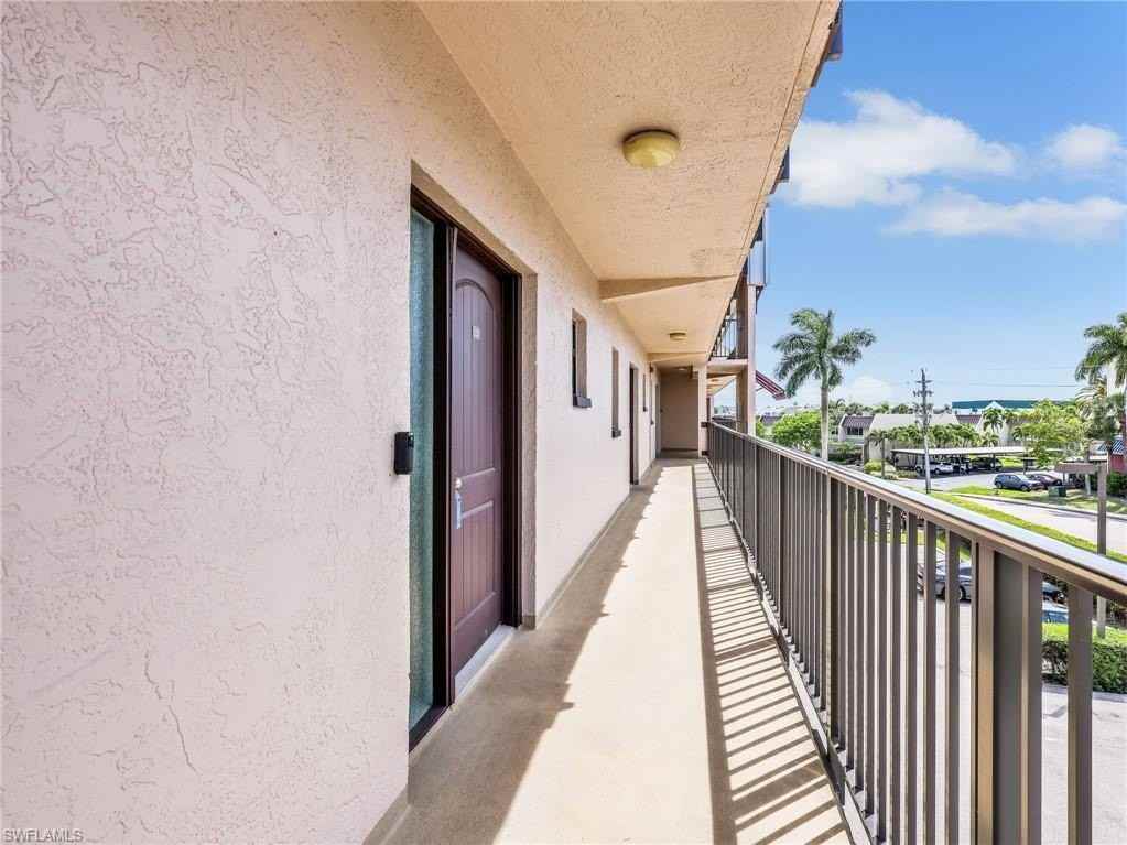 801 River Point Dr #203A - Photo 3 of 33