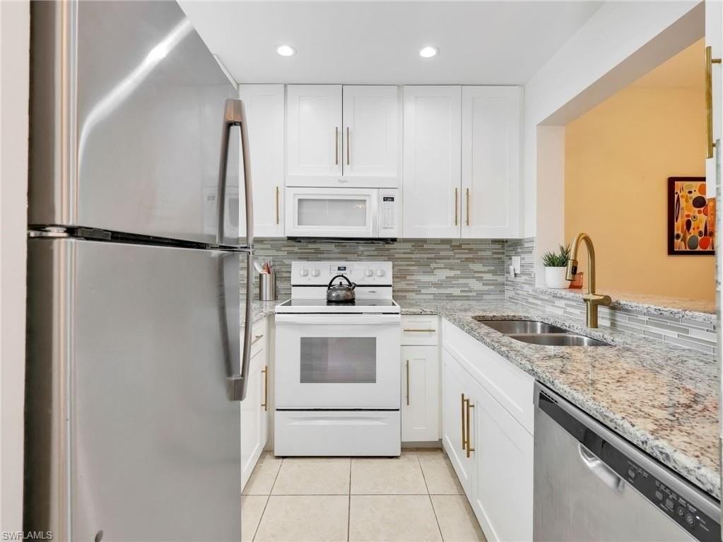 801 River Point Dr #203A - Photo 5 of 33