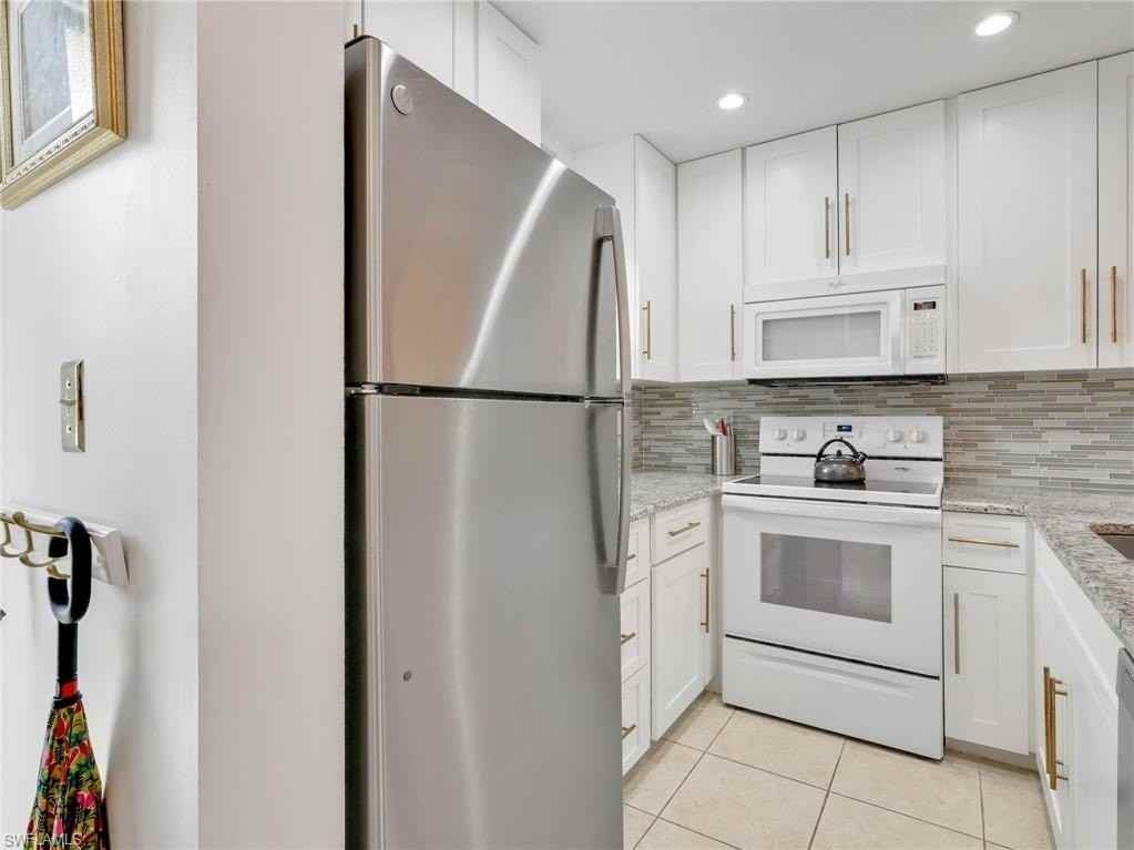 801 River Point Dr #203A - Photo 7 of 33