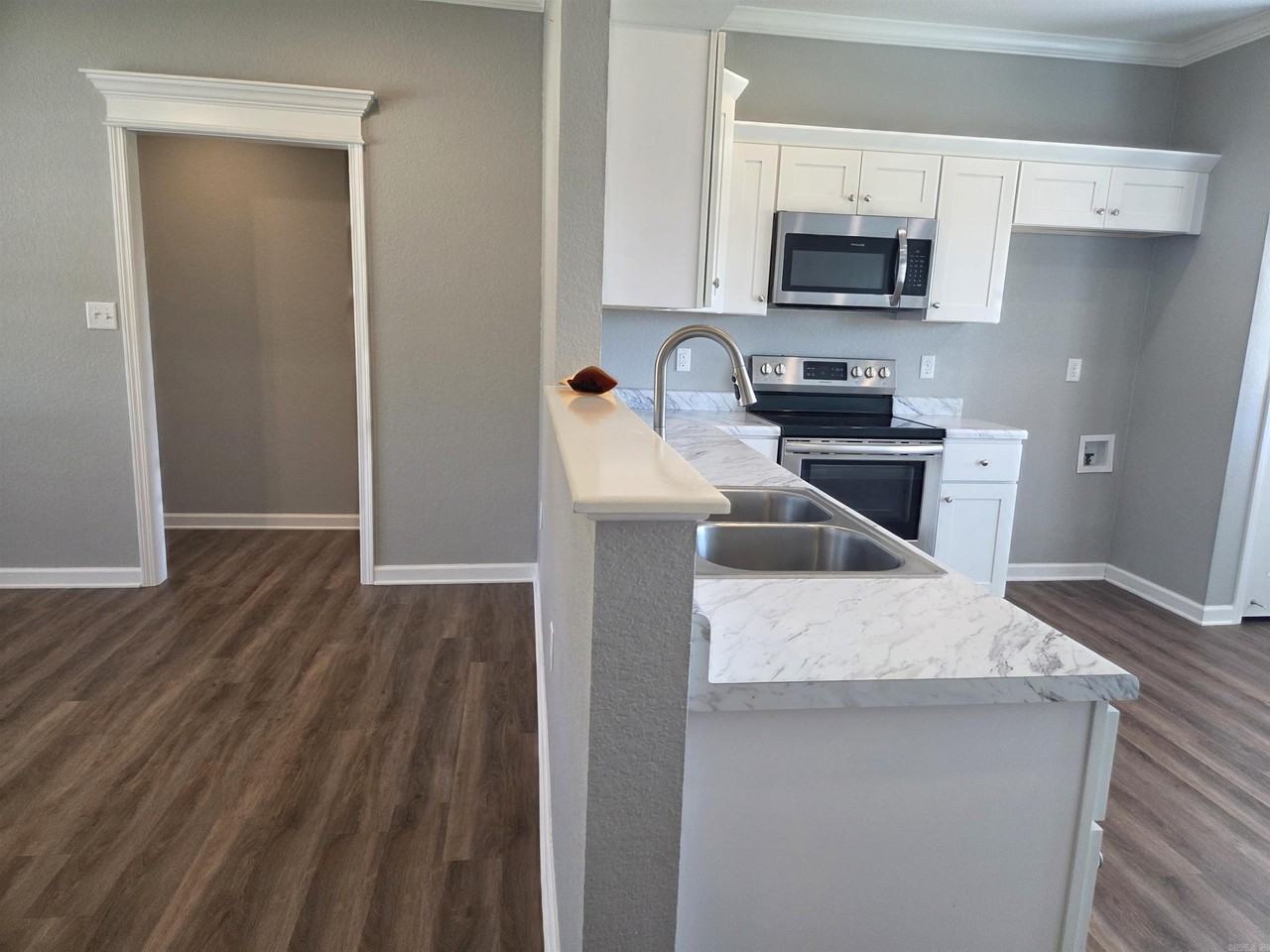 1911 Rehoboth Cir - Photo 5 of 26