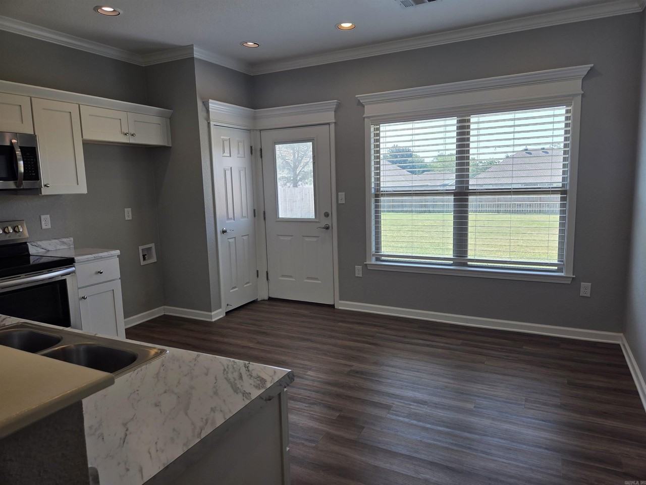 1911 Rehoboth Cir - Photo 6 of 26