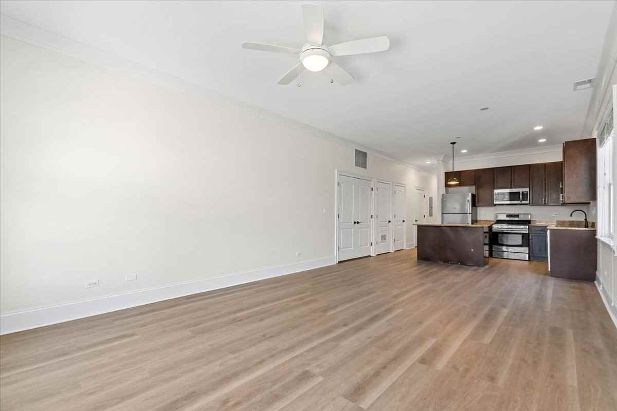 2500 Green Bay Rd #201 - Photo 3 of 10
