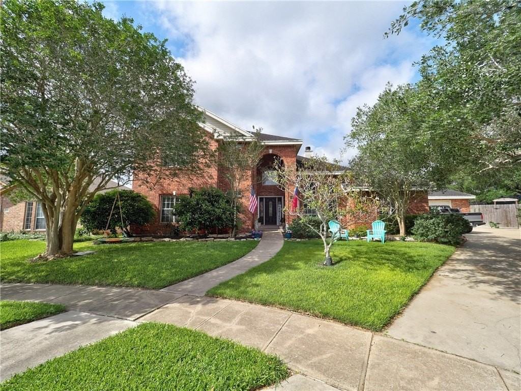 6405 Bellac St - Photo 3 of 39