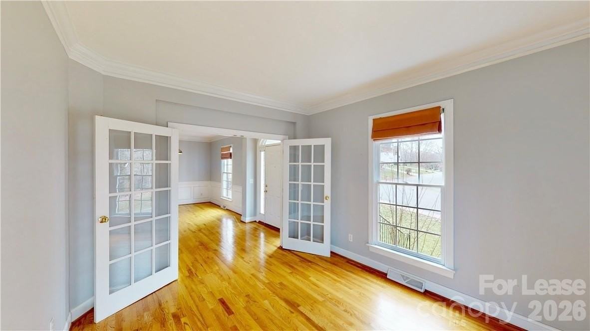 7819 Red Oaks Trl - Photo 4 of 40