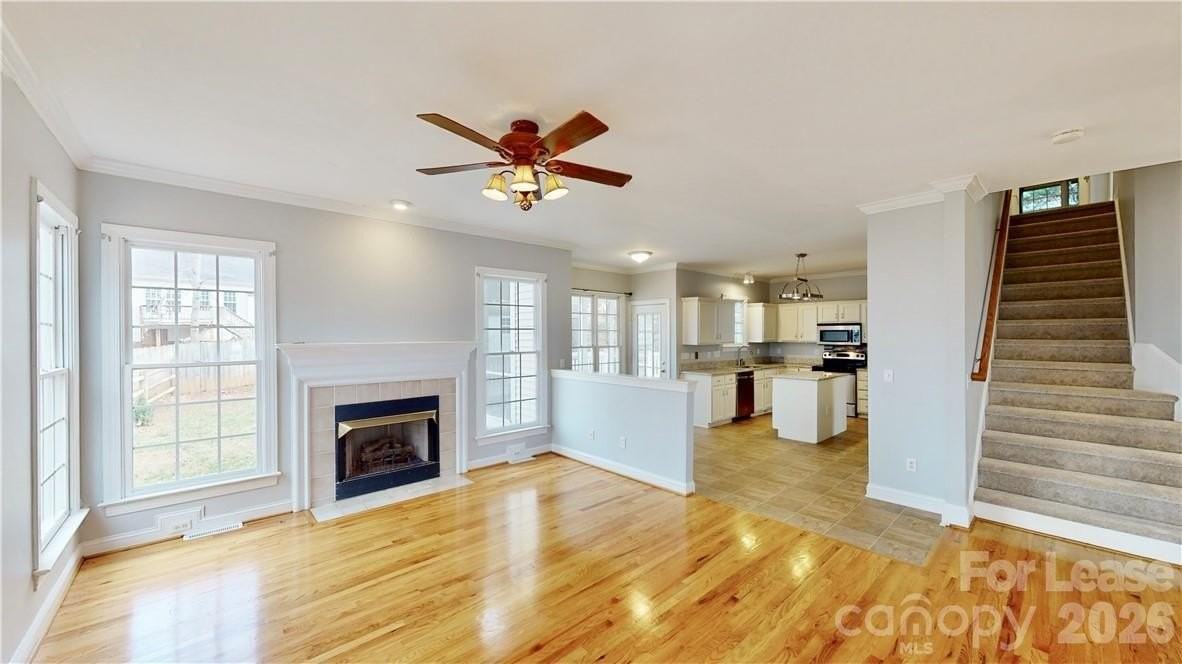 7819 Red Oaks Trl - Photo 7 of 40