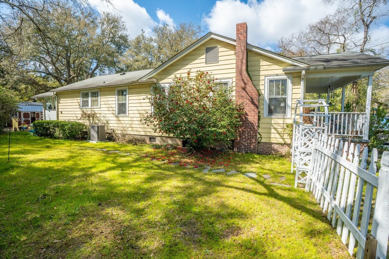 1235 Ashley Hall Rd - Photo 3 of 44
