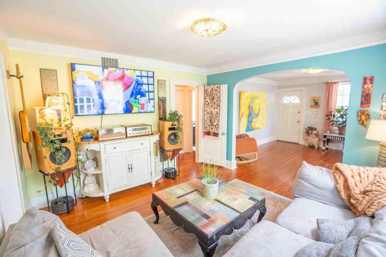 1235 Ashley Hall Rd - Photo 7 of 44