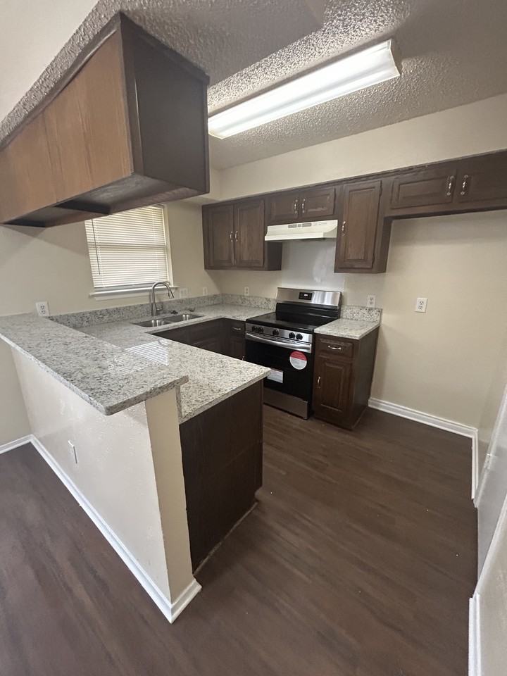 1105 Saturn Dr #1 - Photo 2 of 11