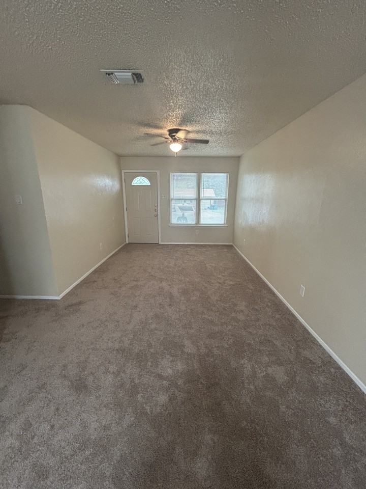 1105 Saturn Dr #1 - Photo 4 of 11